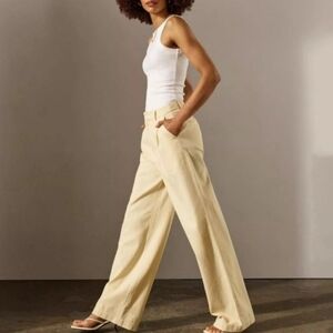 Joe's Wide Leg Pants in Light Cream size 4 tall